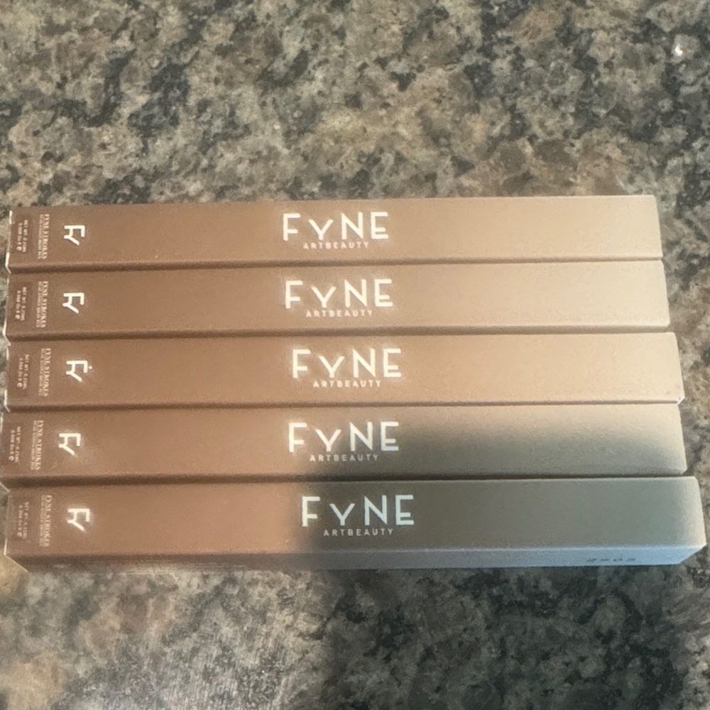 Fyne Artebeauty Eyebrow pencils